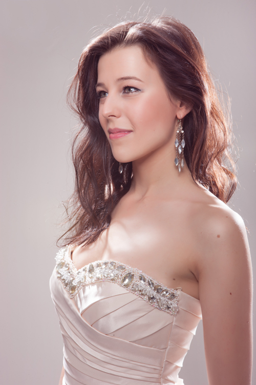 mozart dinner prague soprano singer